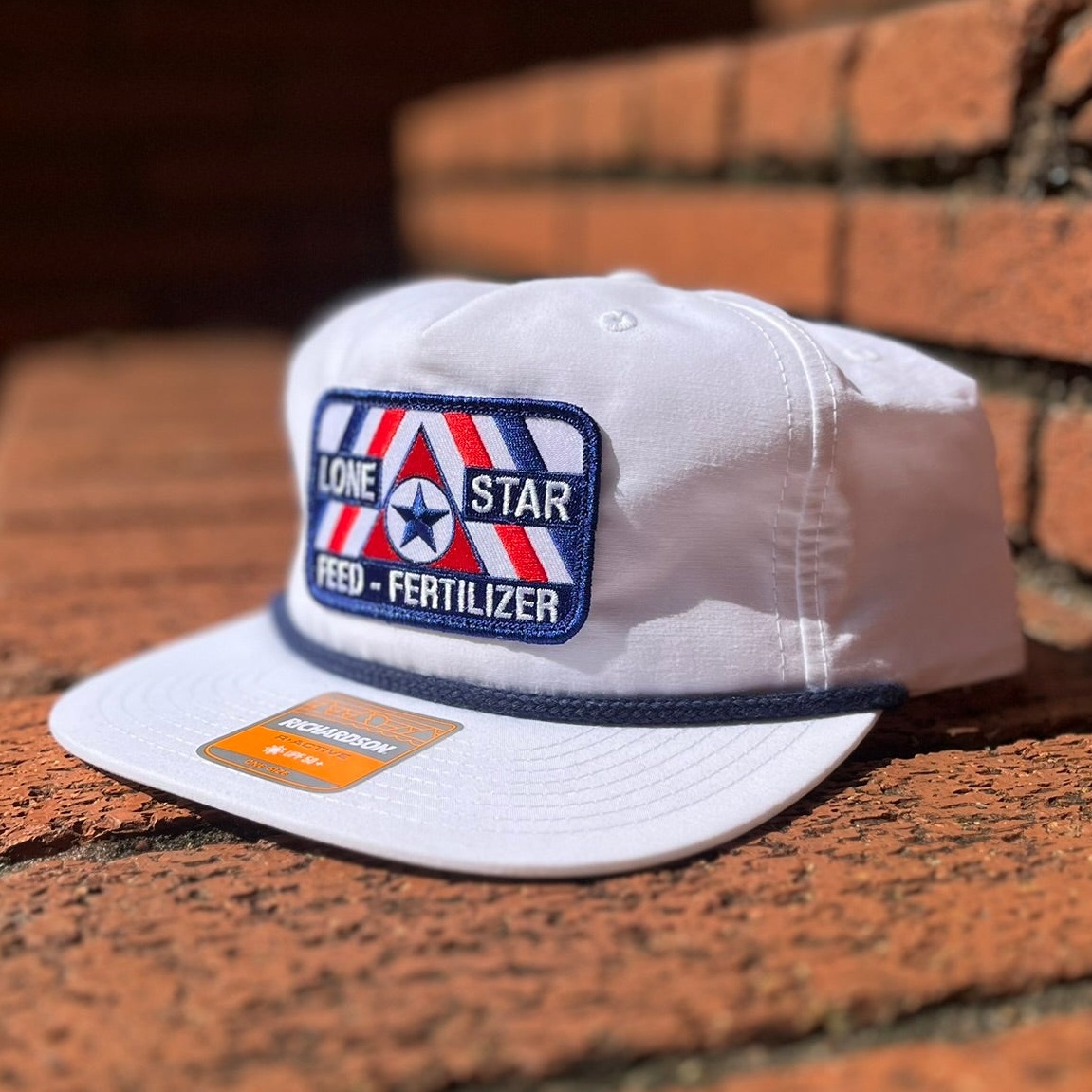 White / Light Navy Umpqua